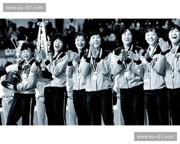 2015年女排世界杯：中国女排力挽狂澜夺得冠军，重现辉煌时刻